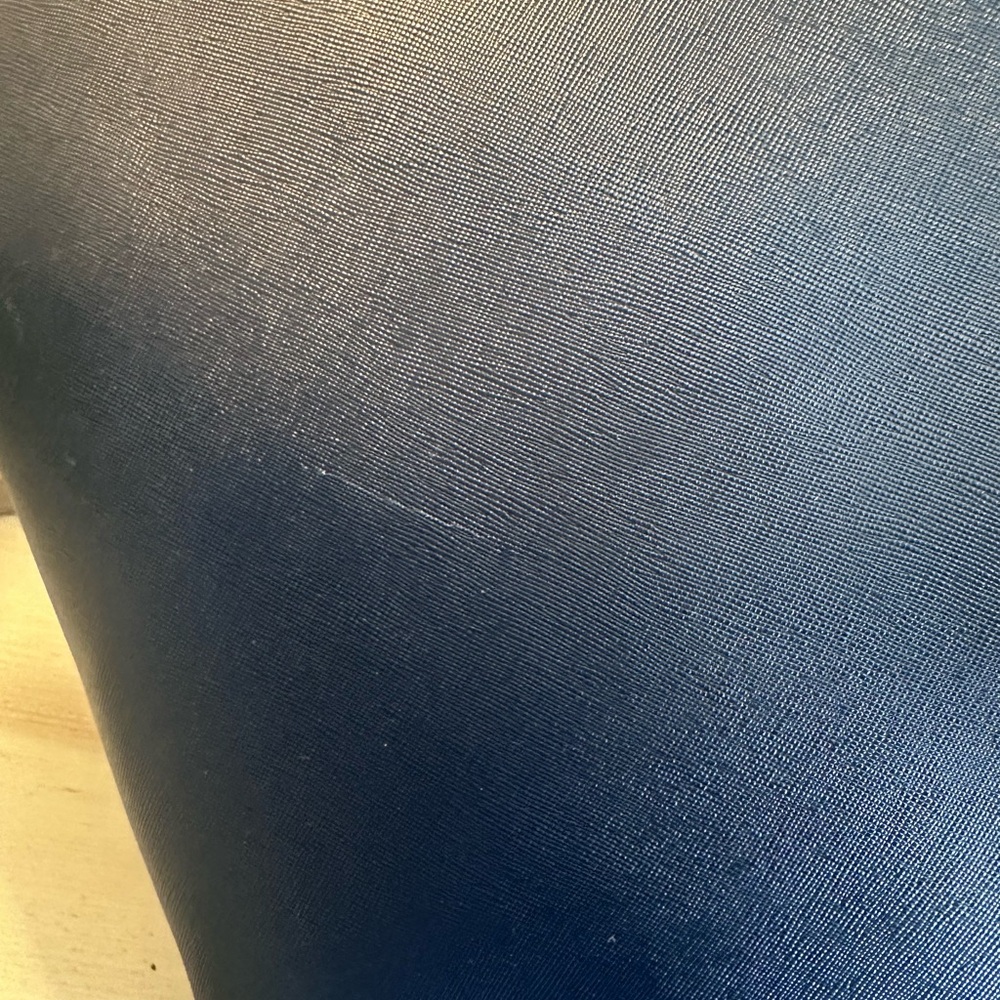 Marc Jacobs Navy Blue Saffiano Leather Large Tote Shoulder Bag - Picture 10 of 16